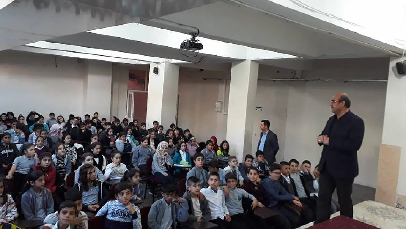 Elazığ'da  öğrencilere 'Biyoçeşitlilik' eğitimi 