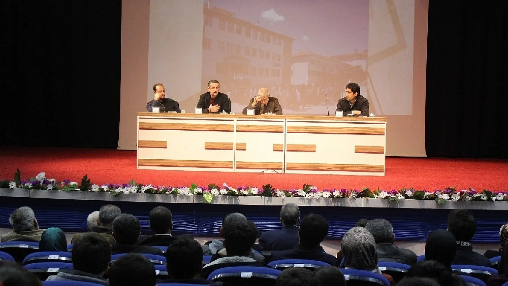 Elazığ'da 'Bilim Tarihçisi Prof.Dr. Fuat Sezgin' anlatıldı 