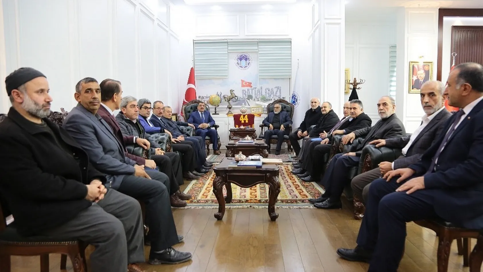 Başkan Gürkan STK temsilcileri ile bir araya geldi 