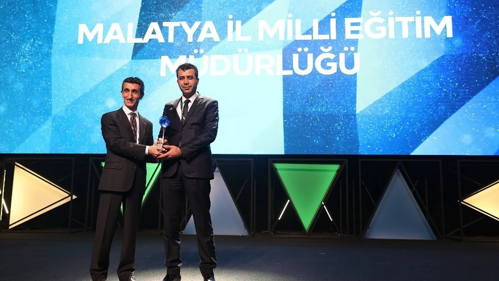 Malatya Milli Eğitim Müdürlüğü'ne 'Kristal Baret Ödülü' 