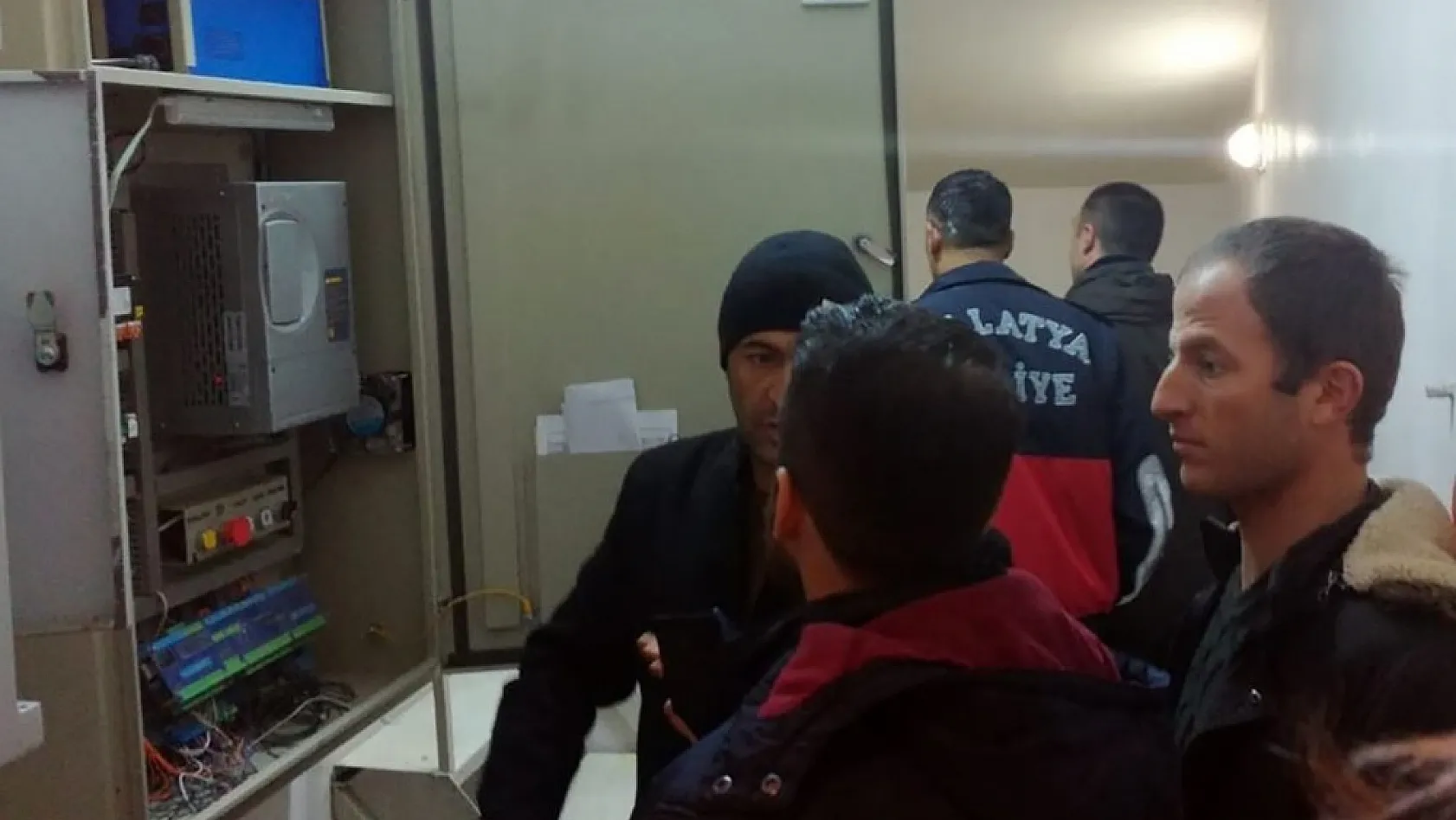 Malatya'da asansörde mahsur kalanları kurtarma eğitimi 