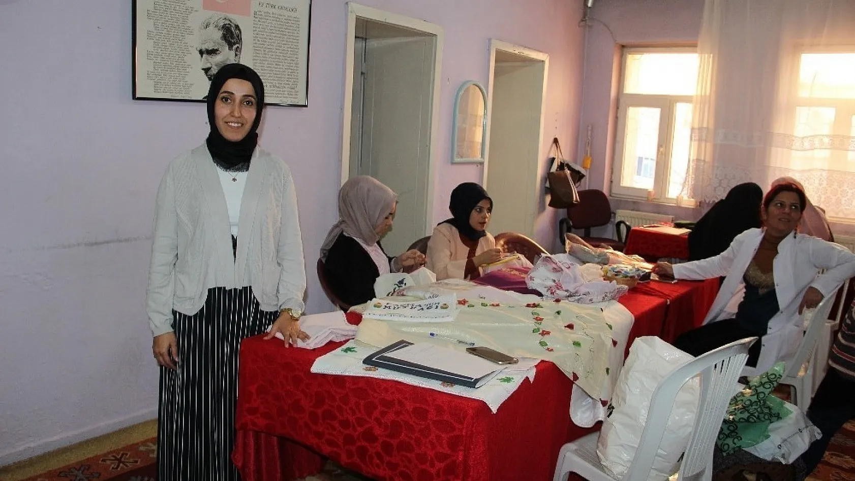 Solhan'da kadınlar el emekleriyle ekonomik kazanç elde ediyor 