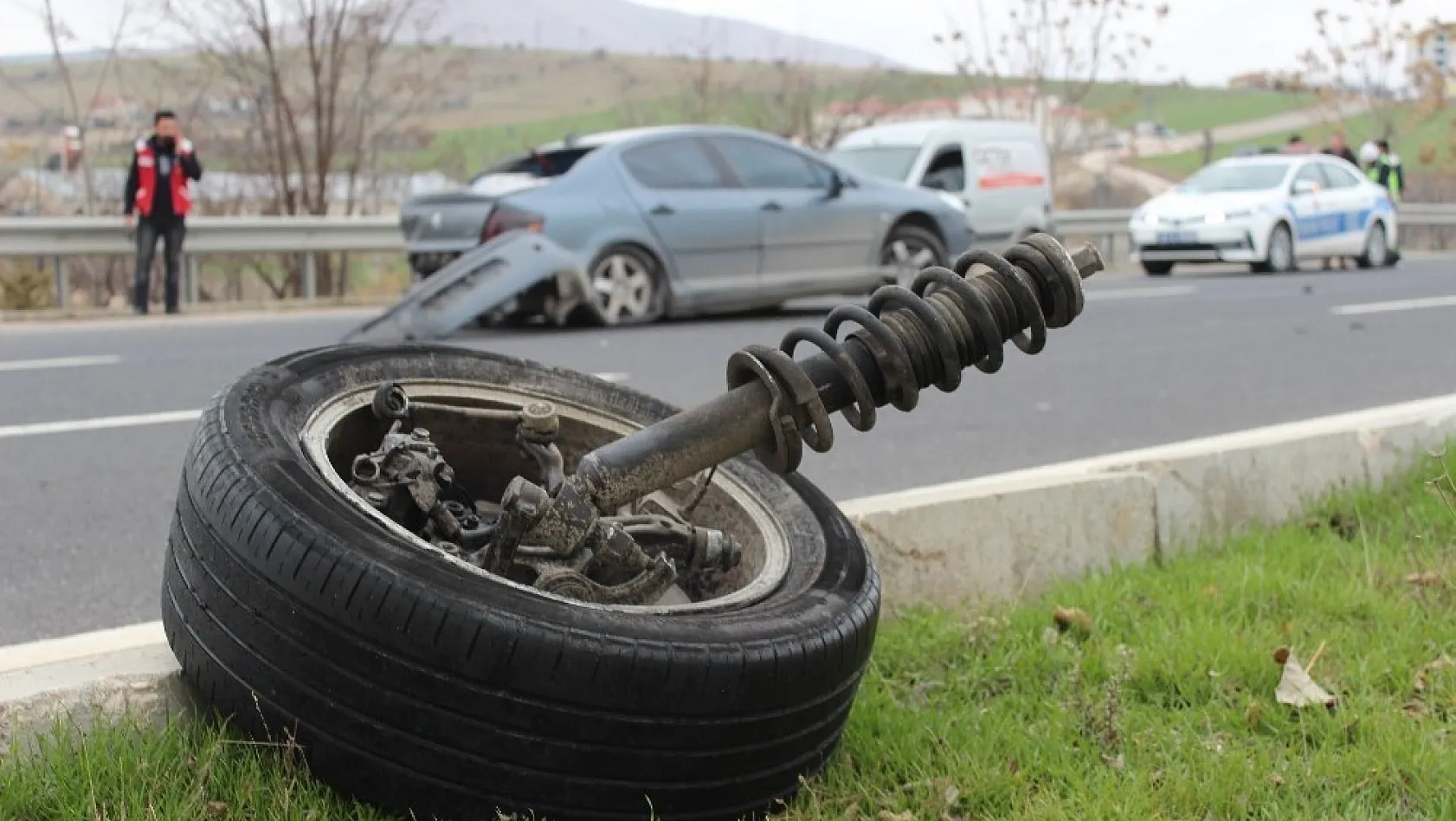 Trafik Kazasında Aracın Tekerleri Koptu