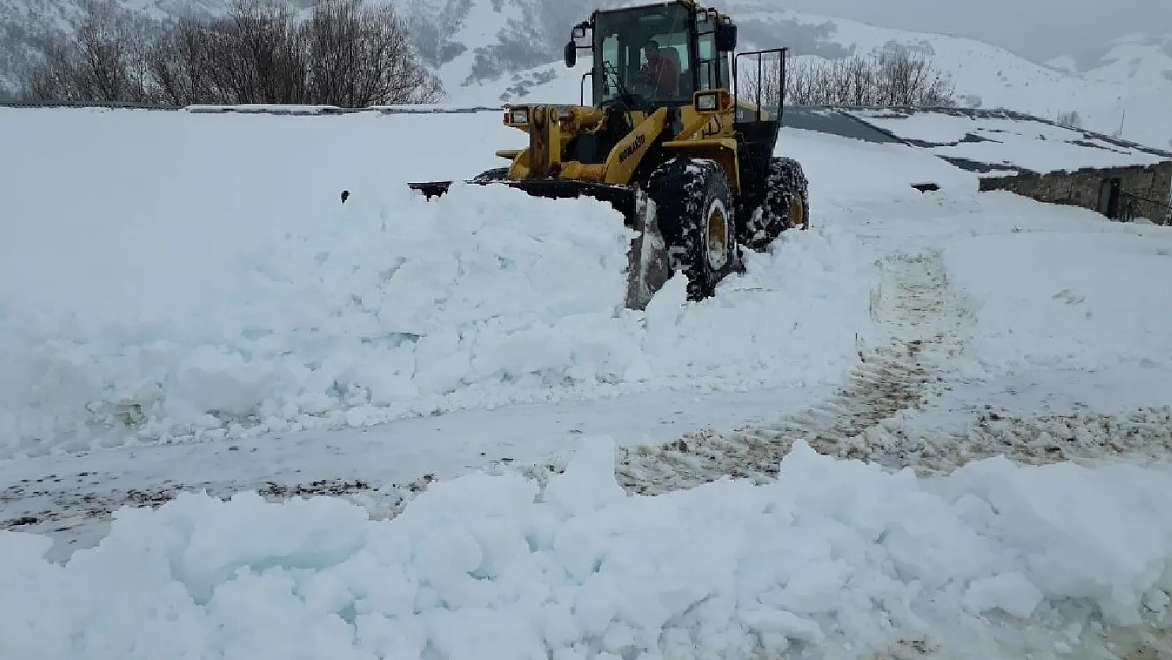 Tunceli'de 91 köy yolu ulaşıma kapandı 