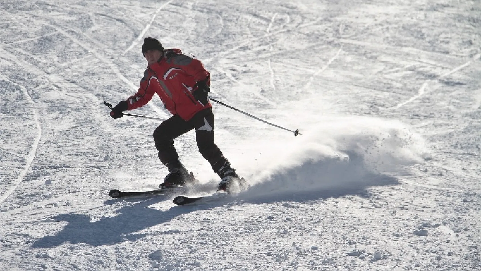 Hazarbaba'da kayak keyfi başladı