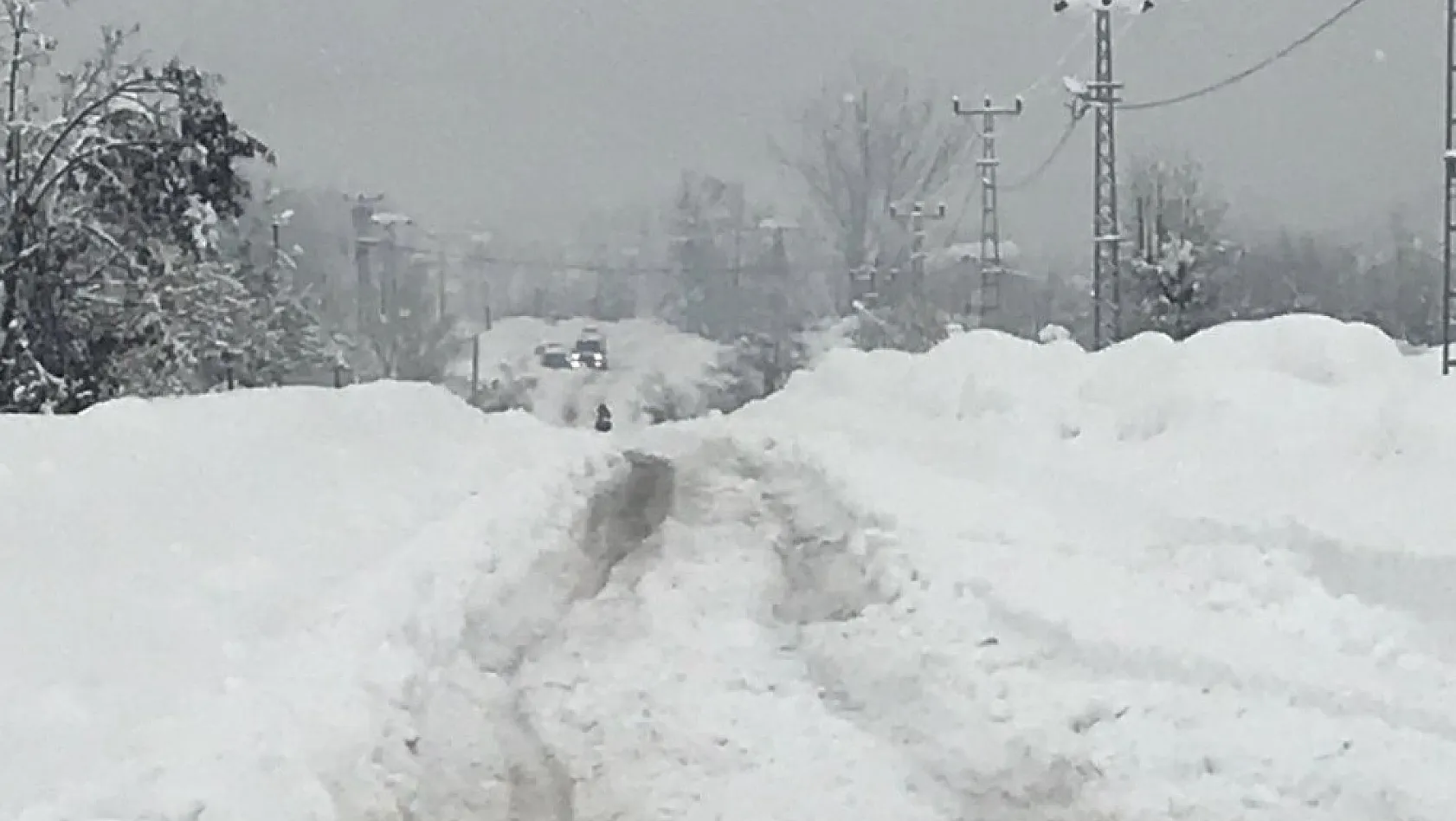 Yoğun Kar nedeniyle 220 köy yolu kapalı