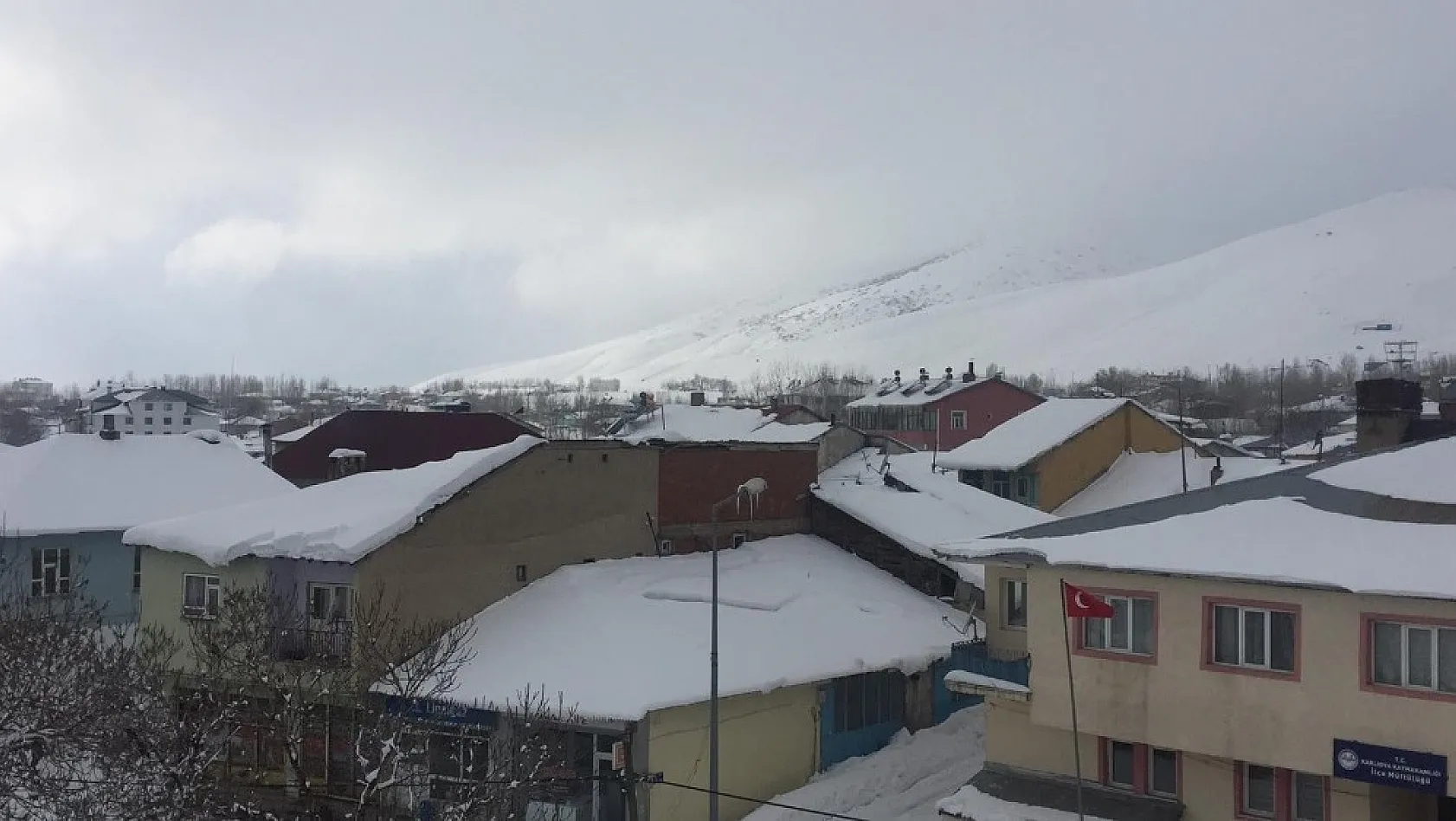 Bingöl'de kar nedeniyle okullar tatil edildi 
