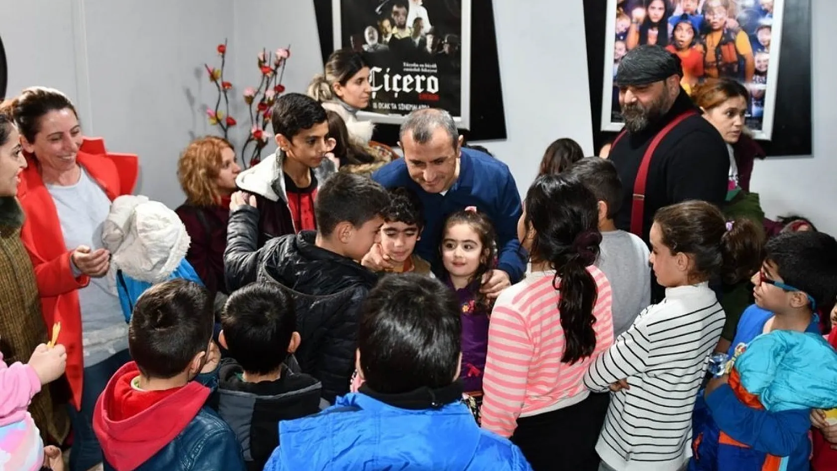 Tunceli'de  karne hediyesi sinema 