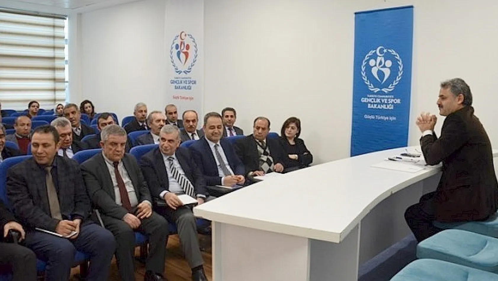 Gençlik Hizmetleri ve Spor İl Müdür Vekili Kayhan'dan koordinasyon toplantısı 