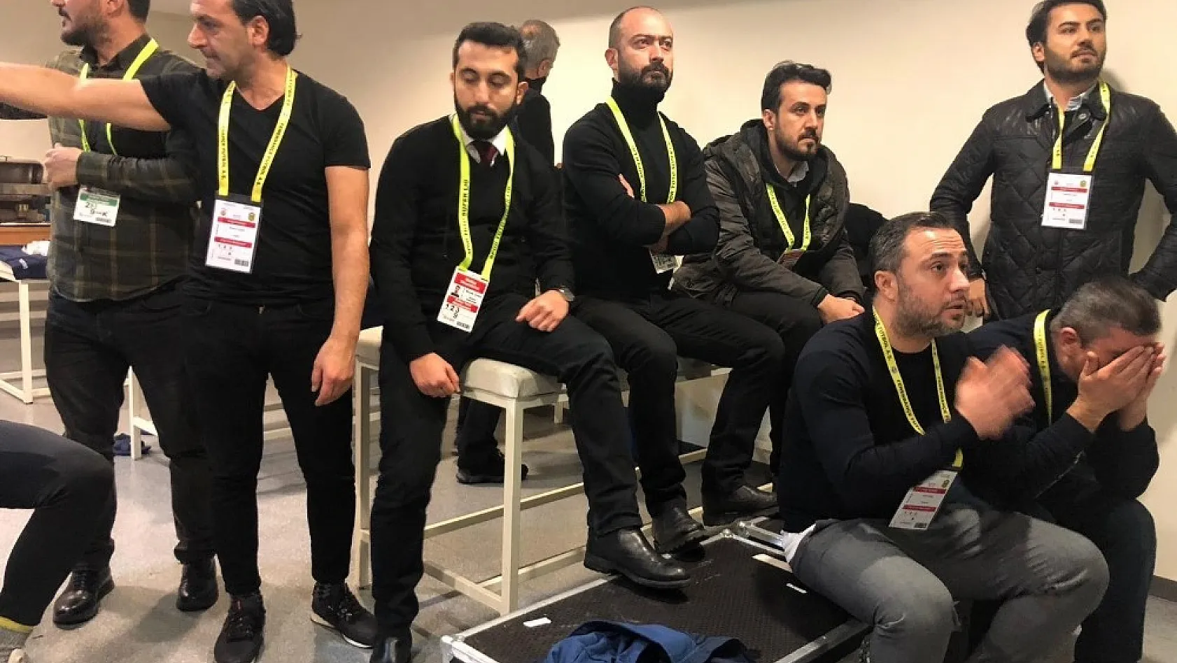 E.Yeni Malatyasporlu yöneticiler maçı soyunma odasında izledi 