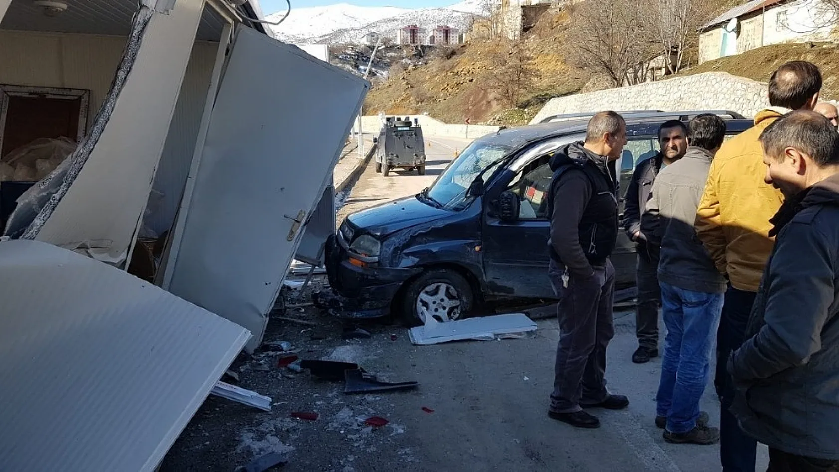 Tunceli'de trafik kazası: 3 yaralı 