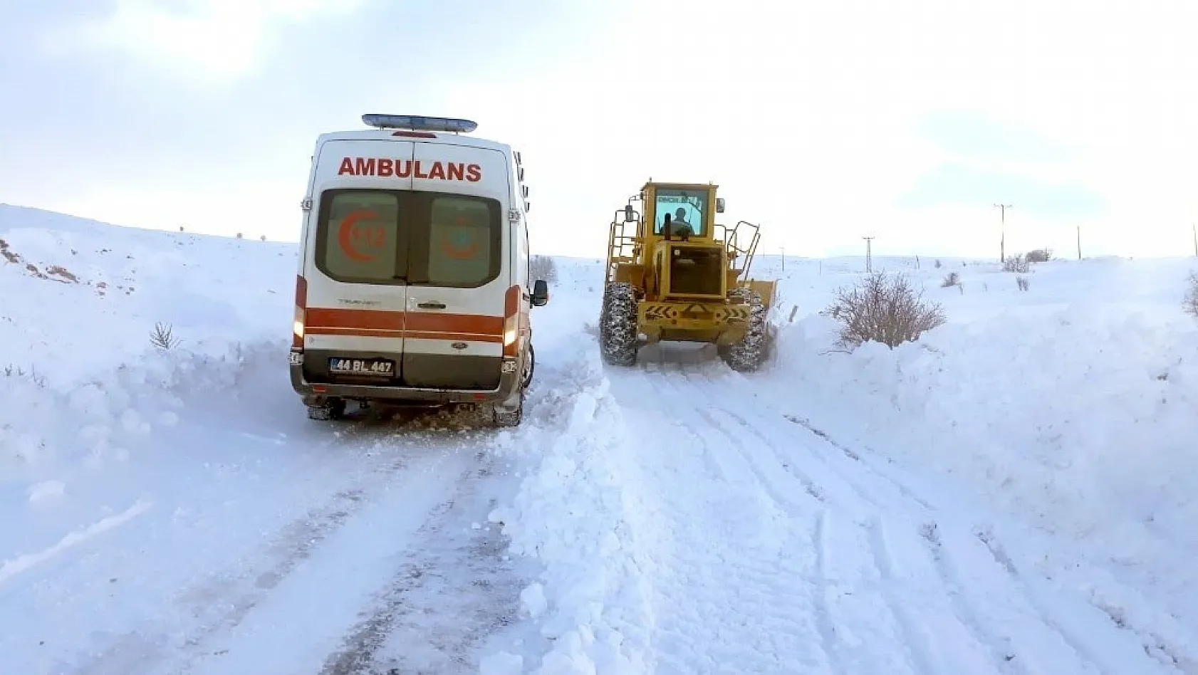 Büyükşehir karla mücadele çalışmalarını sürdürüyor 