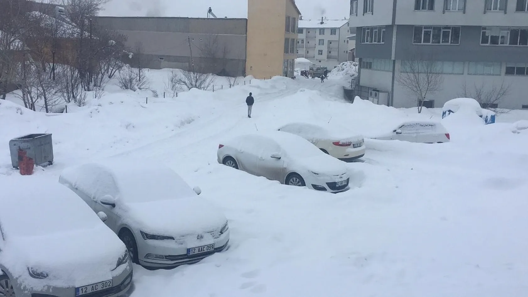 Karlıova yine güne karla uyandı 