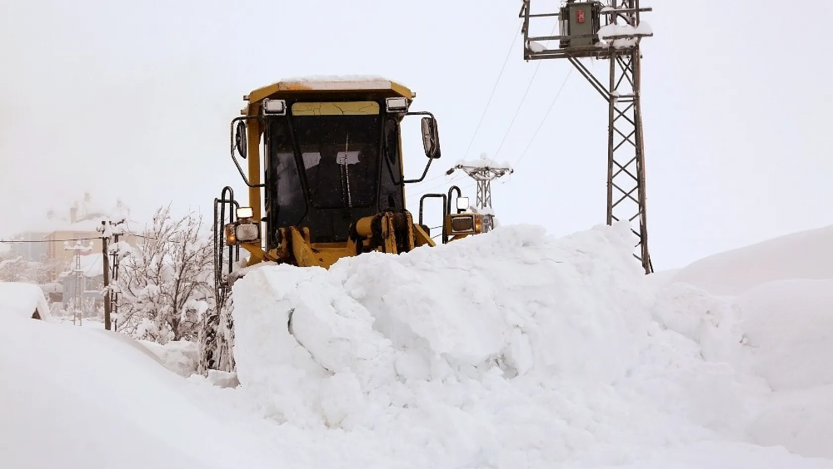 Tunceli'de kar etkili oldu, 212 köy yolu ulaşıma kapandı 