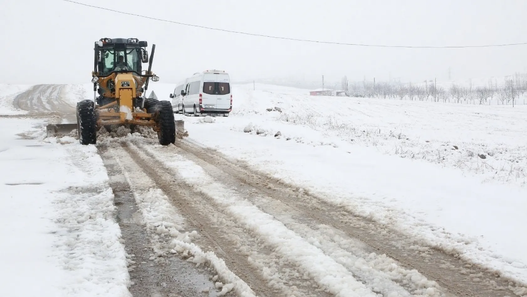Kar, 98 köy yolunu kapattı