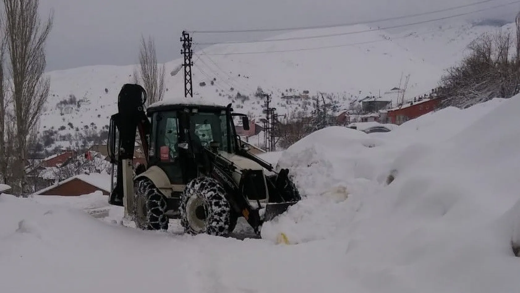 Tunceli'de kar 147 köy yolunu ulaşıma kapattı 