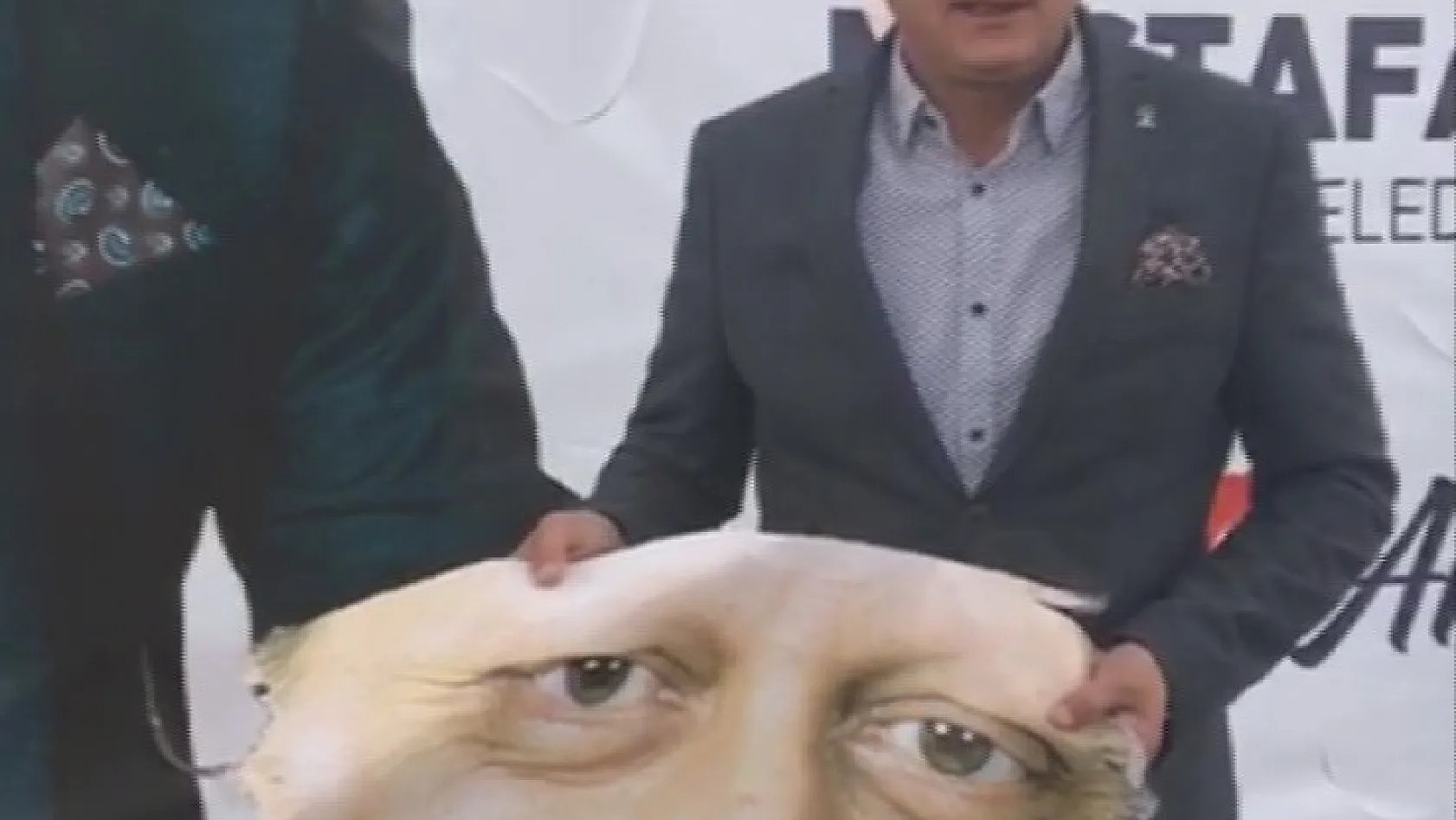 AK Partili Kırteke'den afiş tepkisi 