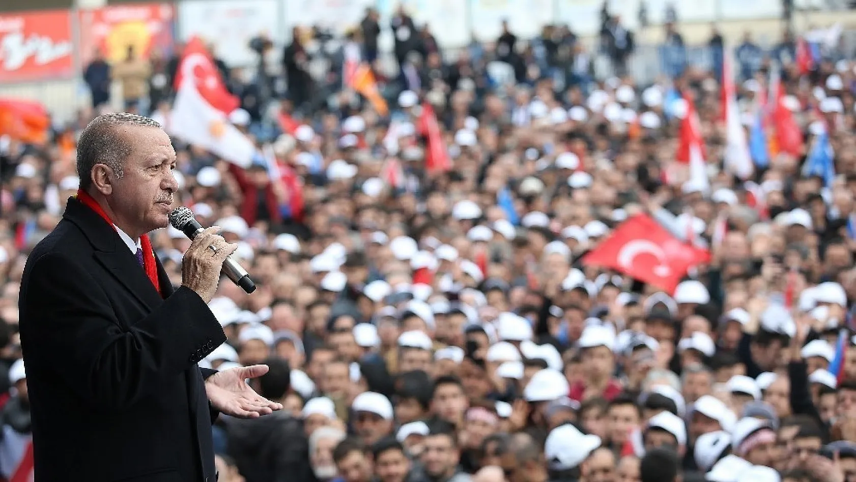 Cumharbaşkanı Erdoğan, Kılıçdaroğlu'nu topa tuttu 