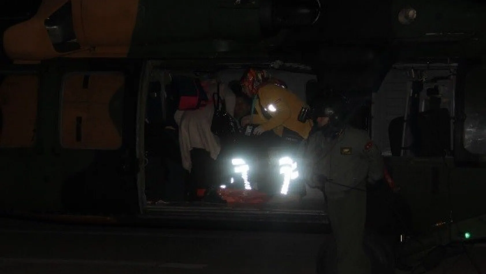 Bingöl'de askeri helikopter, hamile kadın için havalandı 