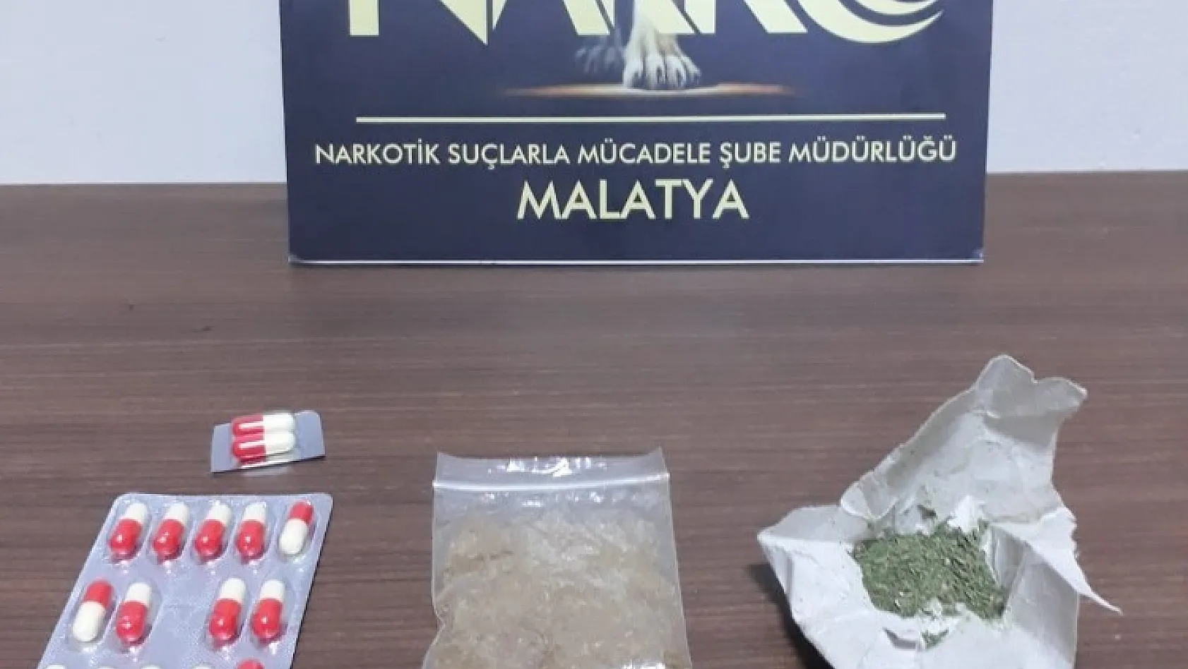 Malatya'da uyuşturucu satıcılarına operasyon:4 tutuklama 