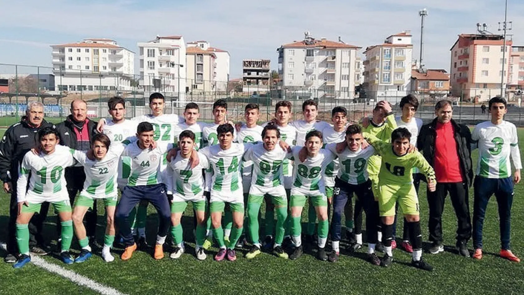 Yeşilyurt Belediyespor ve Kale Gençlerbirliği, U17 Türkiye Şampiyonasına katılacak 