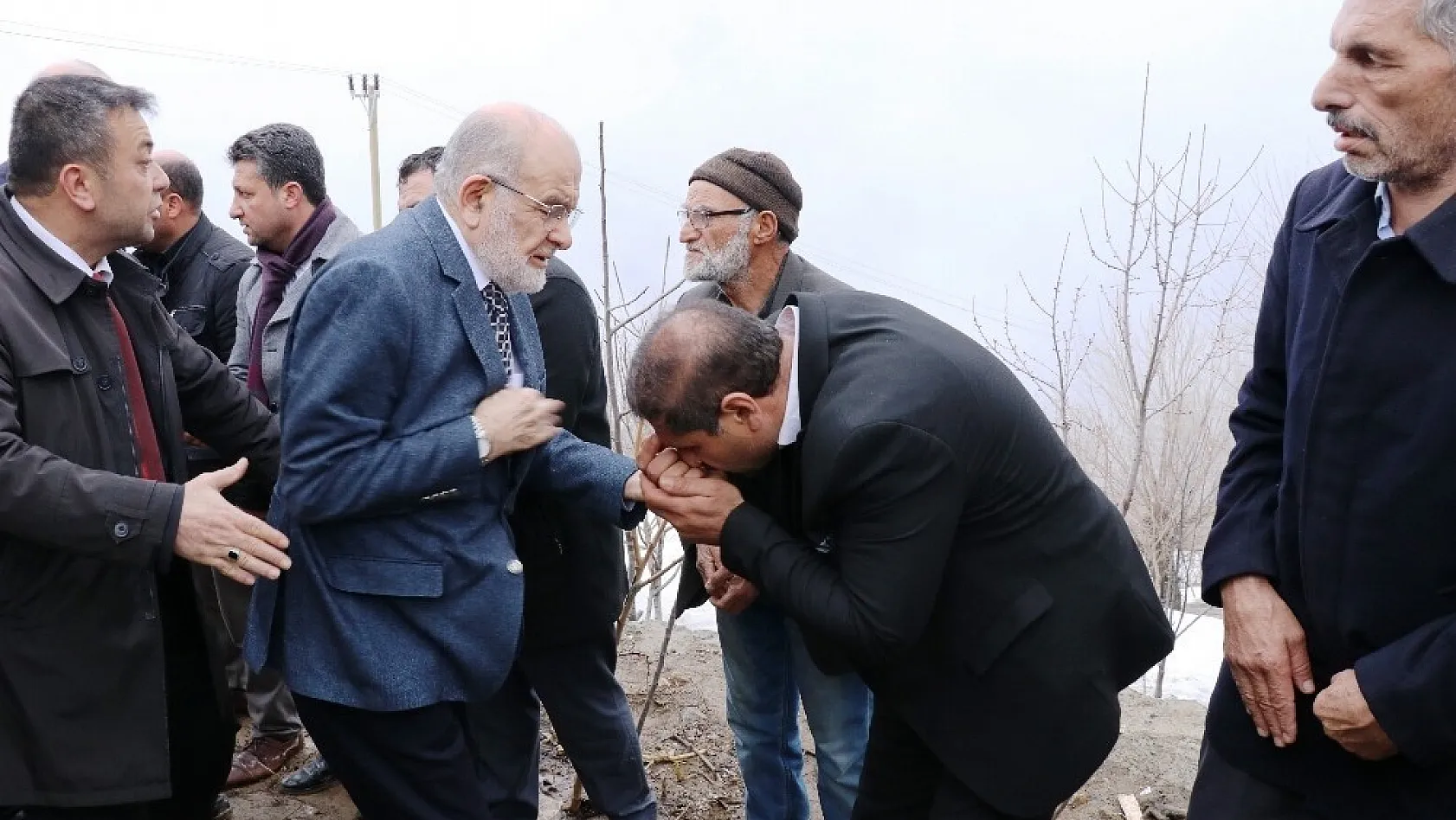 SP Genel Başkanı Karamollaoğlu'ndan başsağlığı ziyareti 