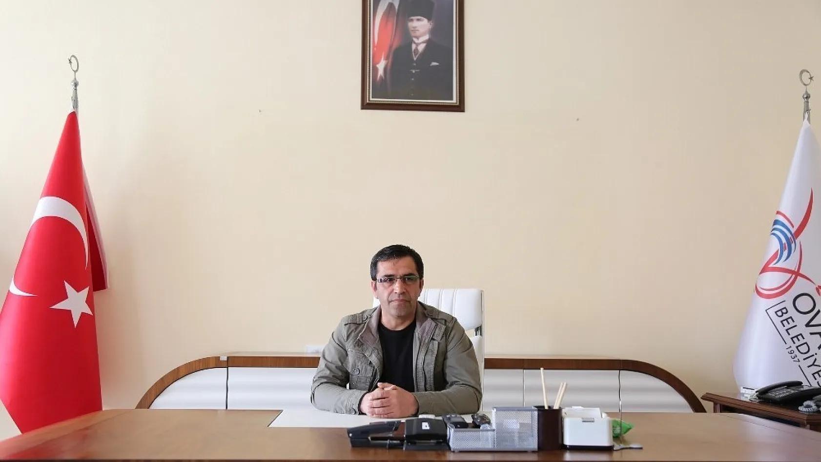 Sarıgül, Ovacık'ta Komünist Başkandan görevi devraldı 