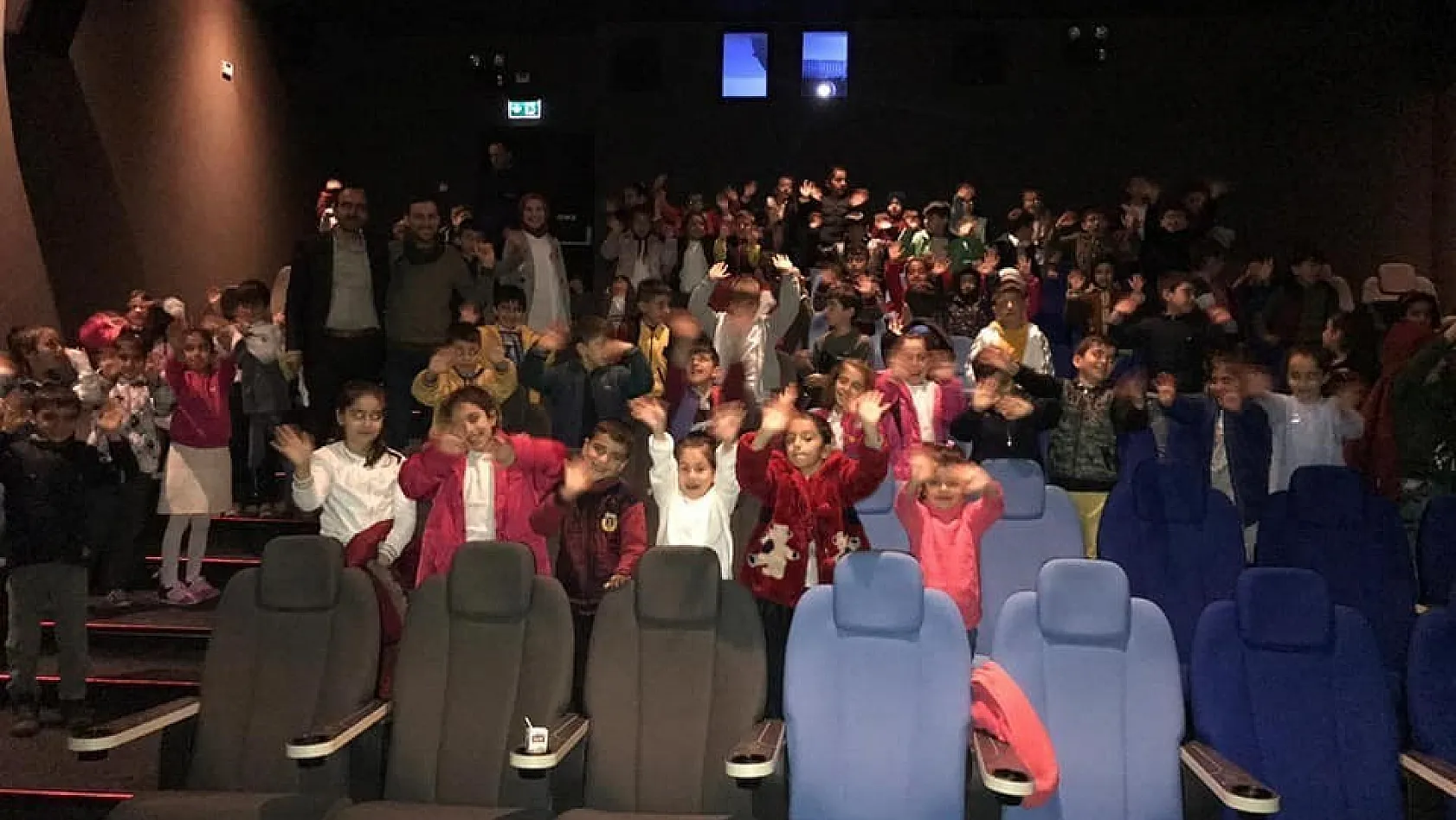 Bingöl'de 170 öğrenci sinema ile tanıştı 