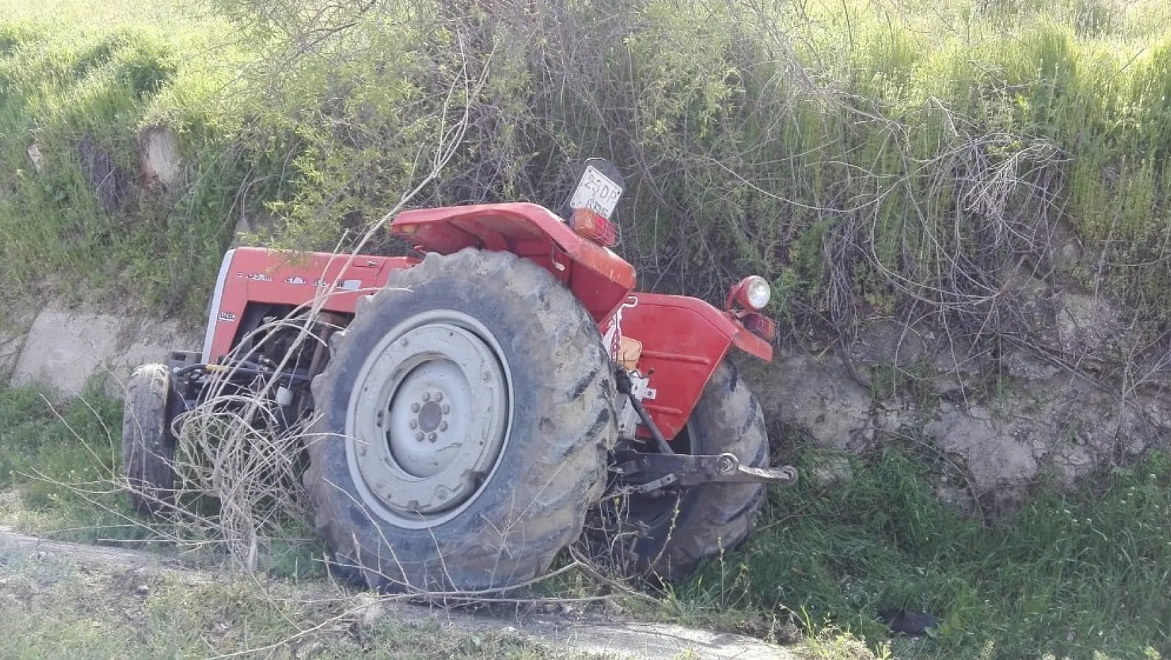 Elazığ'da Traktör Kazası