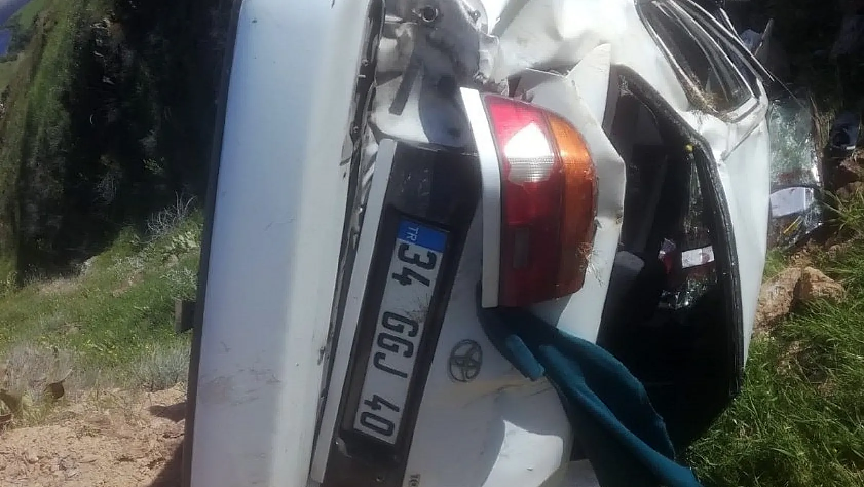 Malatya'da otomobil şarampole uçtu: 1 ölü, 1 yaralı 