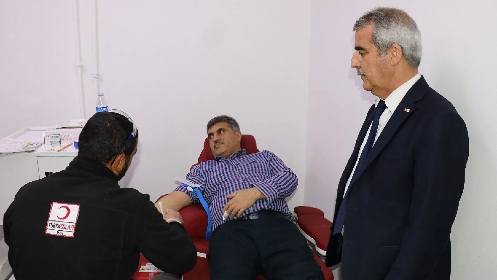 Başsavcısı Muhammet Savran'dan kan bağışı 