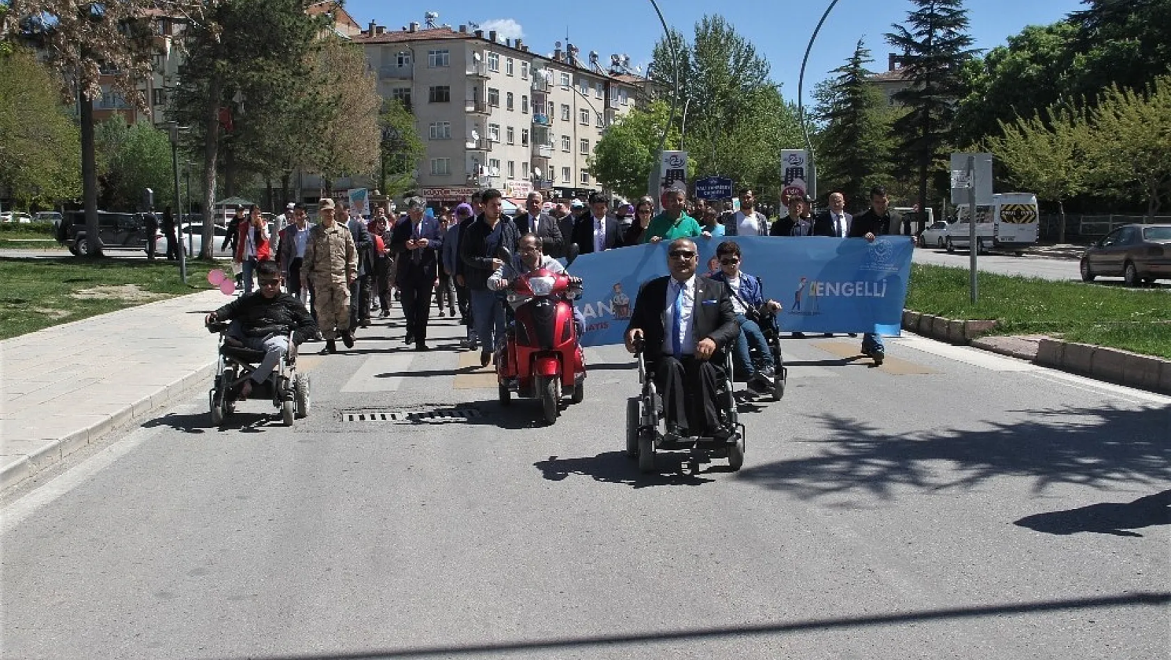 Engellilerden Farkındalık Yürüyüşü