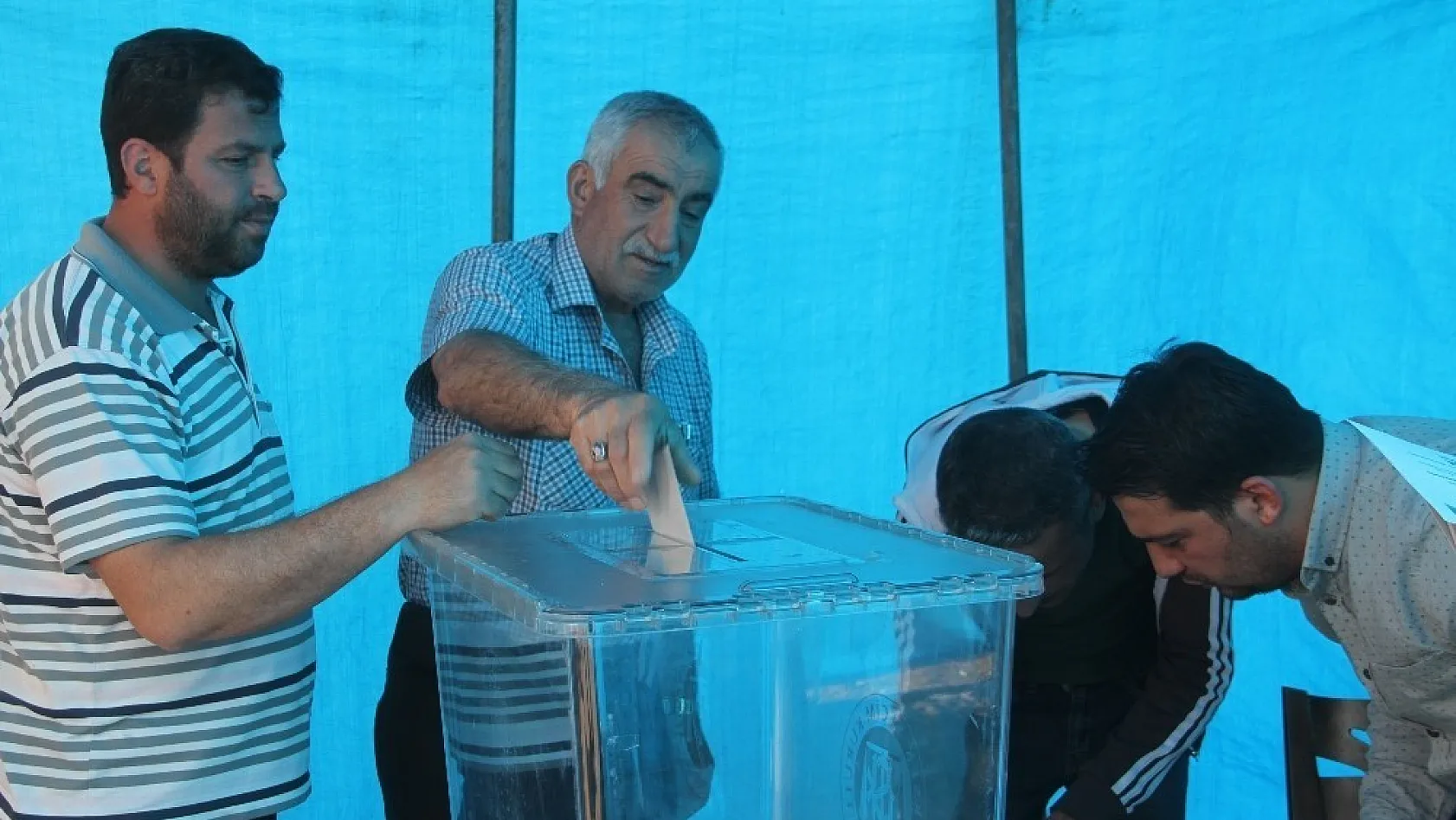 Elazığ'da 'Halk Oylaması' Başladı