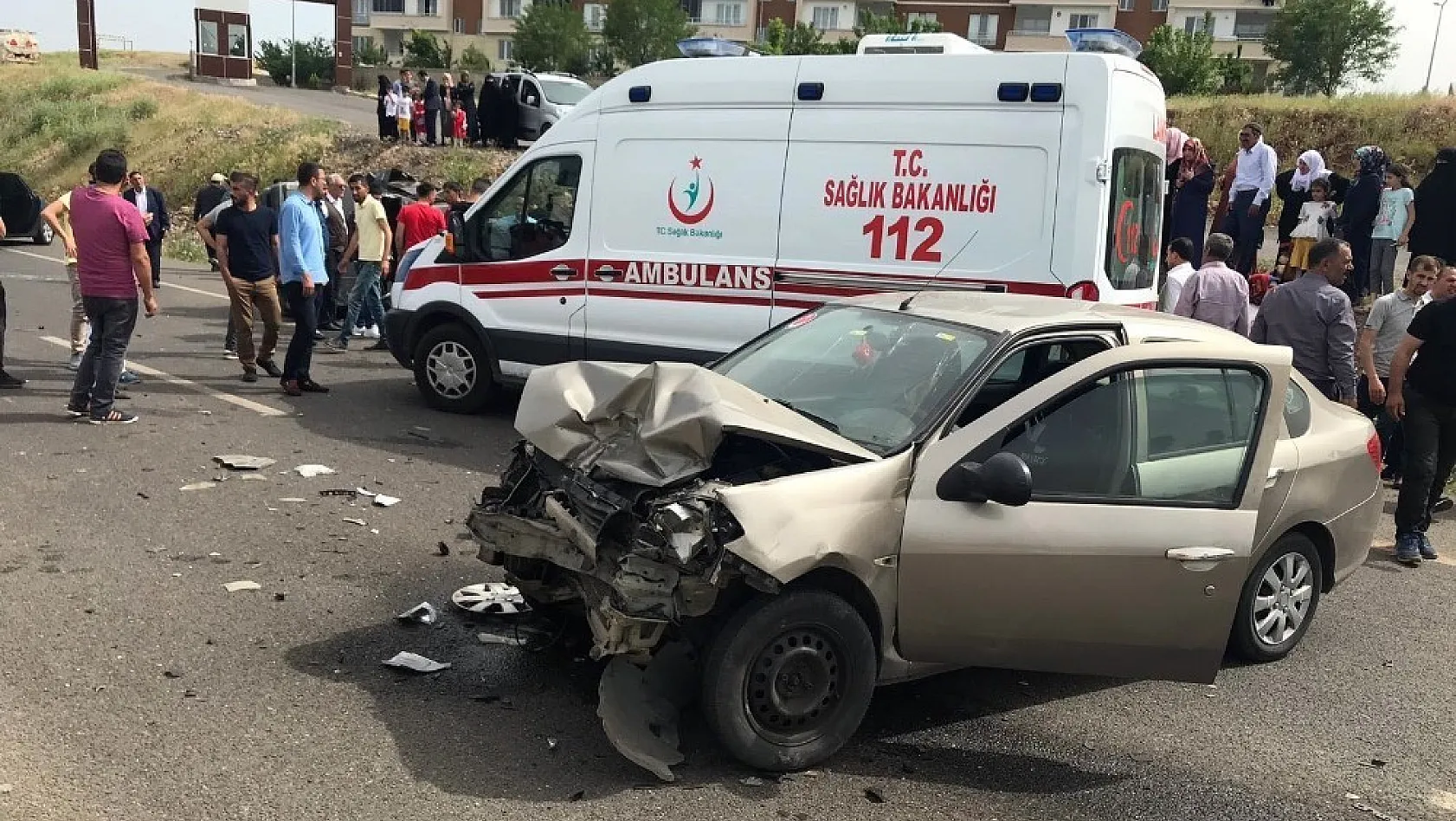 Bingöl'de otomobiller çarpıştı: 5 yaralı 