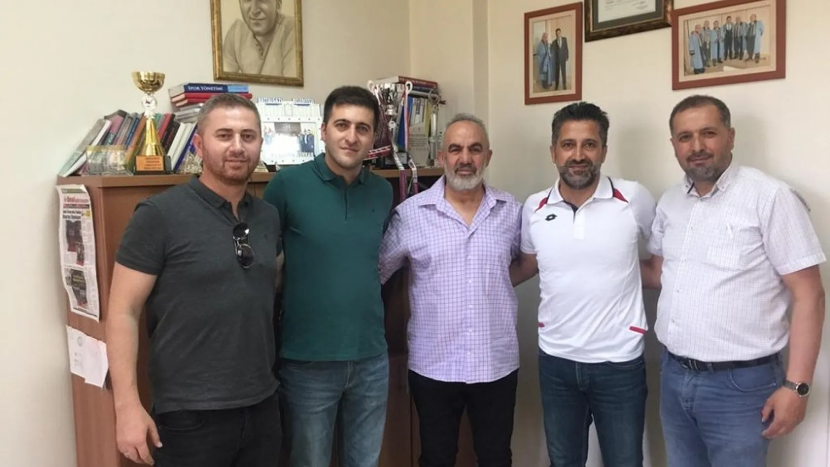 ASMYD'den Spor Bilimleri Fakültesi'nin ilk profesörü Gündoğdu'ya ziyaret 