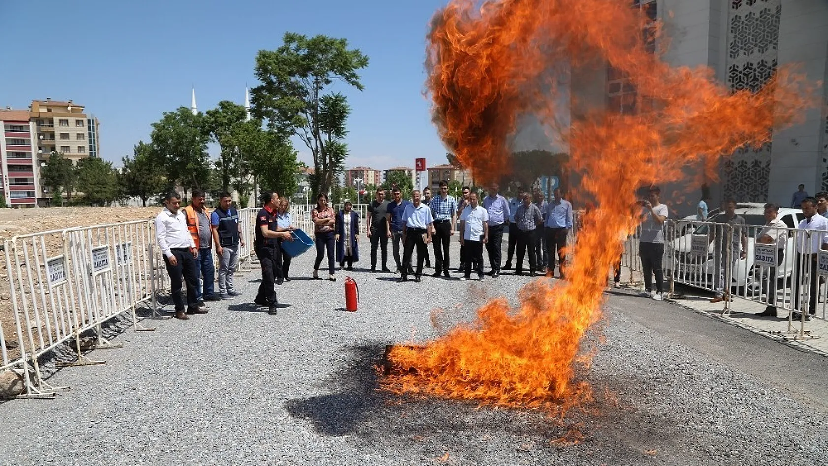 Battalgazi Belediye personeline yangın söndürme eğitimi verildi 