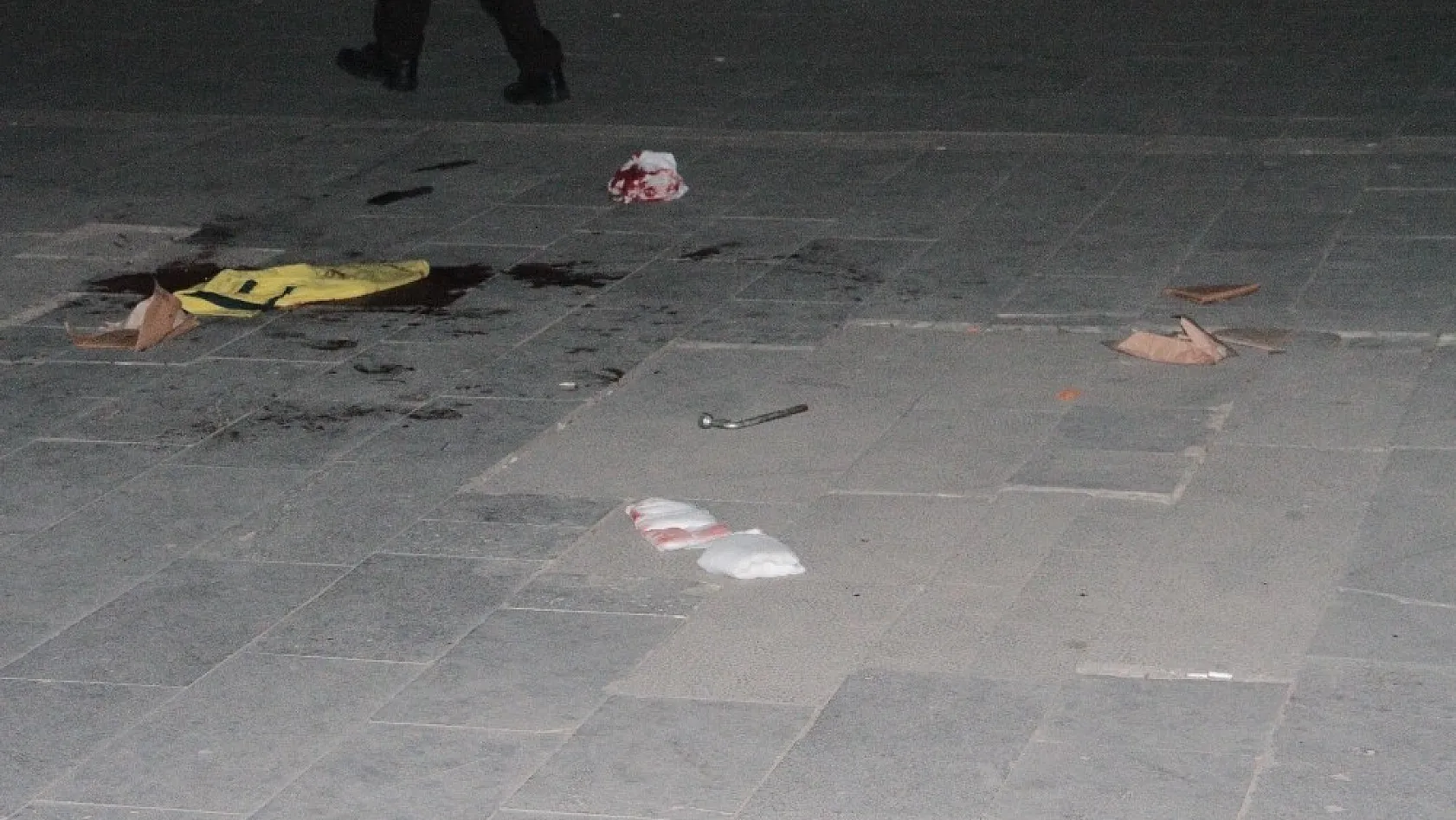 Ahmet Aytar Meydanında Silah Sesleri ! Ölenler ve Yaralananlar Var