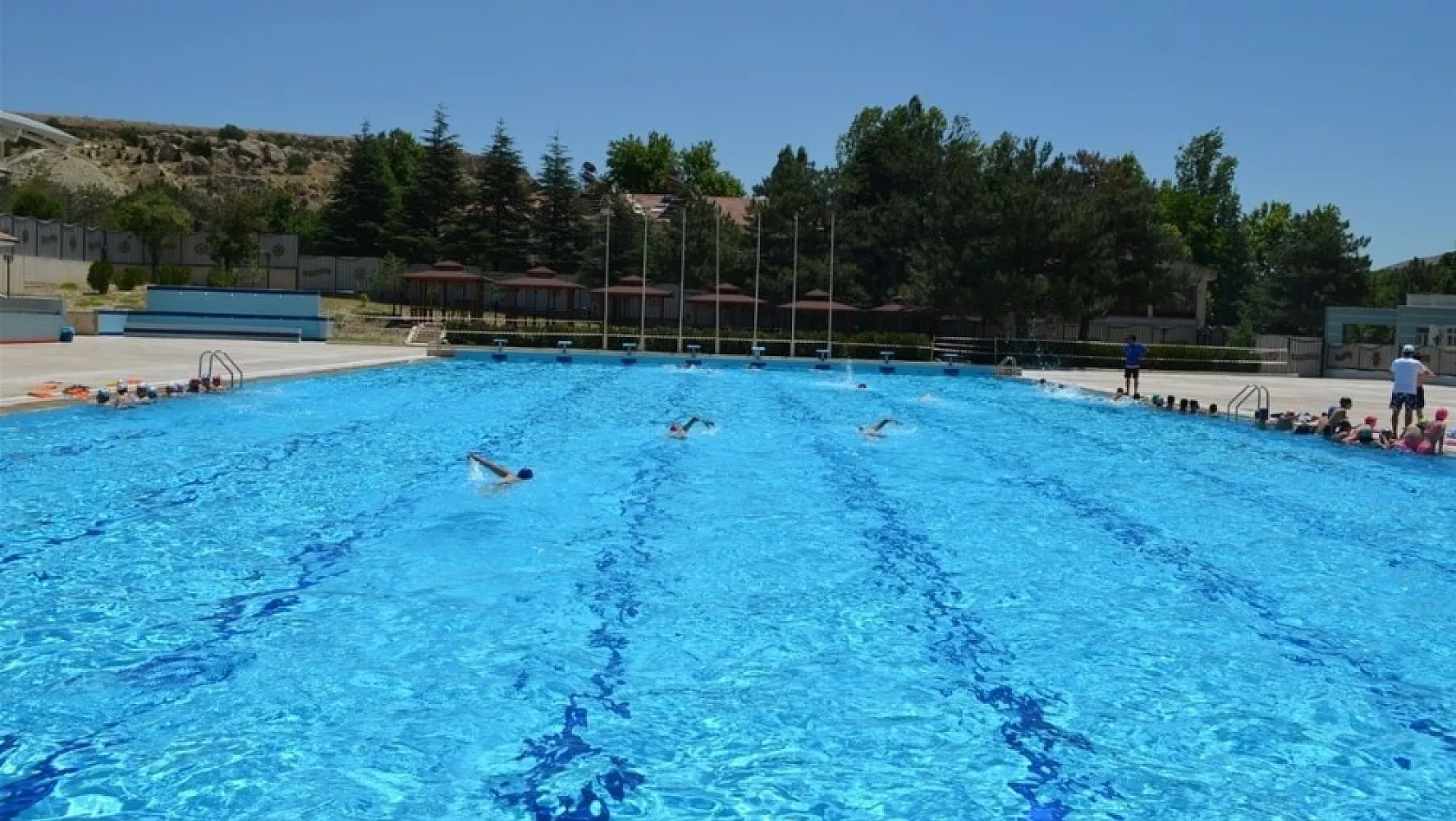 Olimpik Açık Yüzme Havuzu her gün hizmet verecek 
