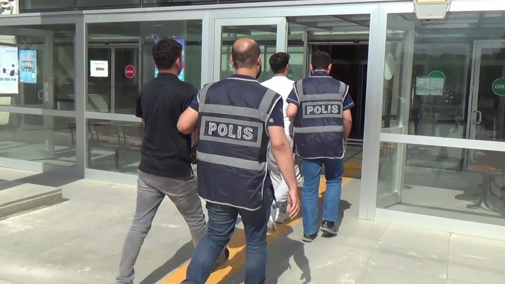 Elazığ'da FETÖ operasyonu: 2 şüpheli adliyeye sevk edildi 
