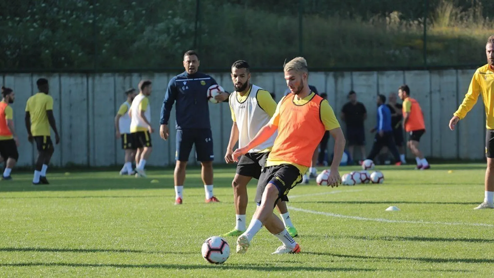 Evkur Yeni Malatyaspor, NK Celik Zenika ile hazırlık maçı oynayacak 
