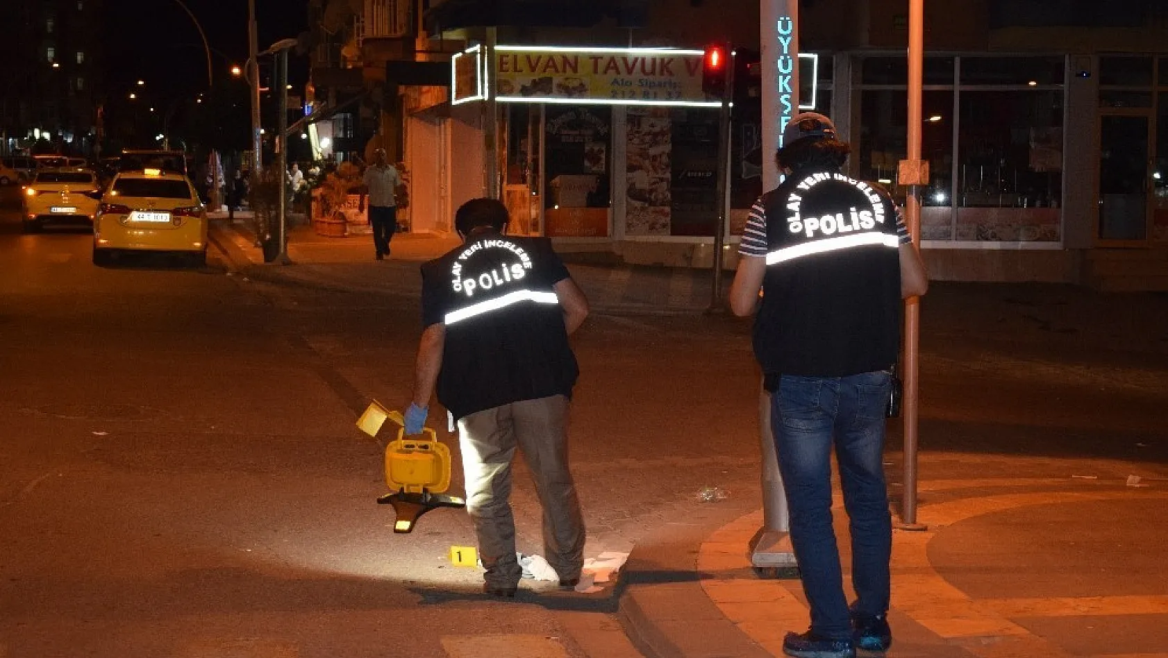 Malatya'da bıçaklı kavga: 3 yaralı 