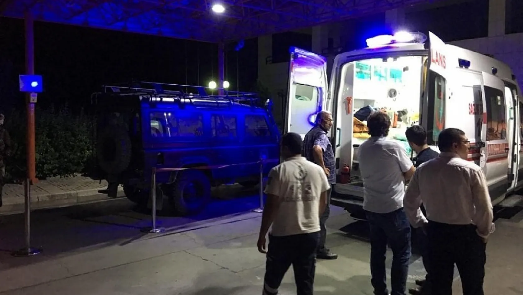 Malatya'da Özel harekat polisleri kaza yaptı: 2 