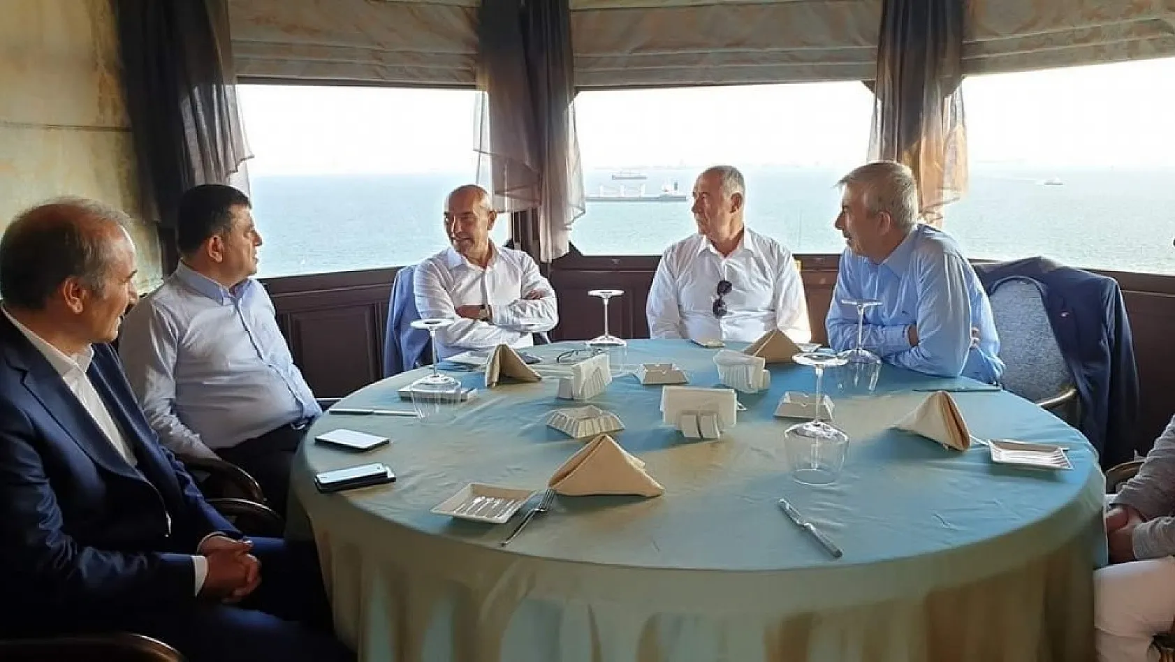 CHP'li Başkanlardan İzmir çıkarması 