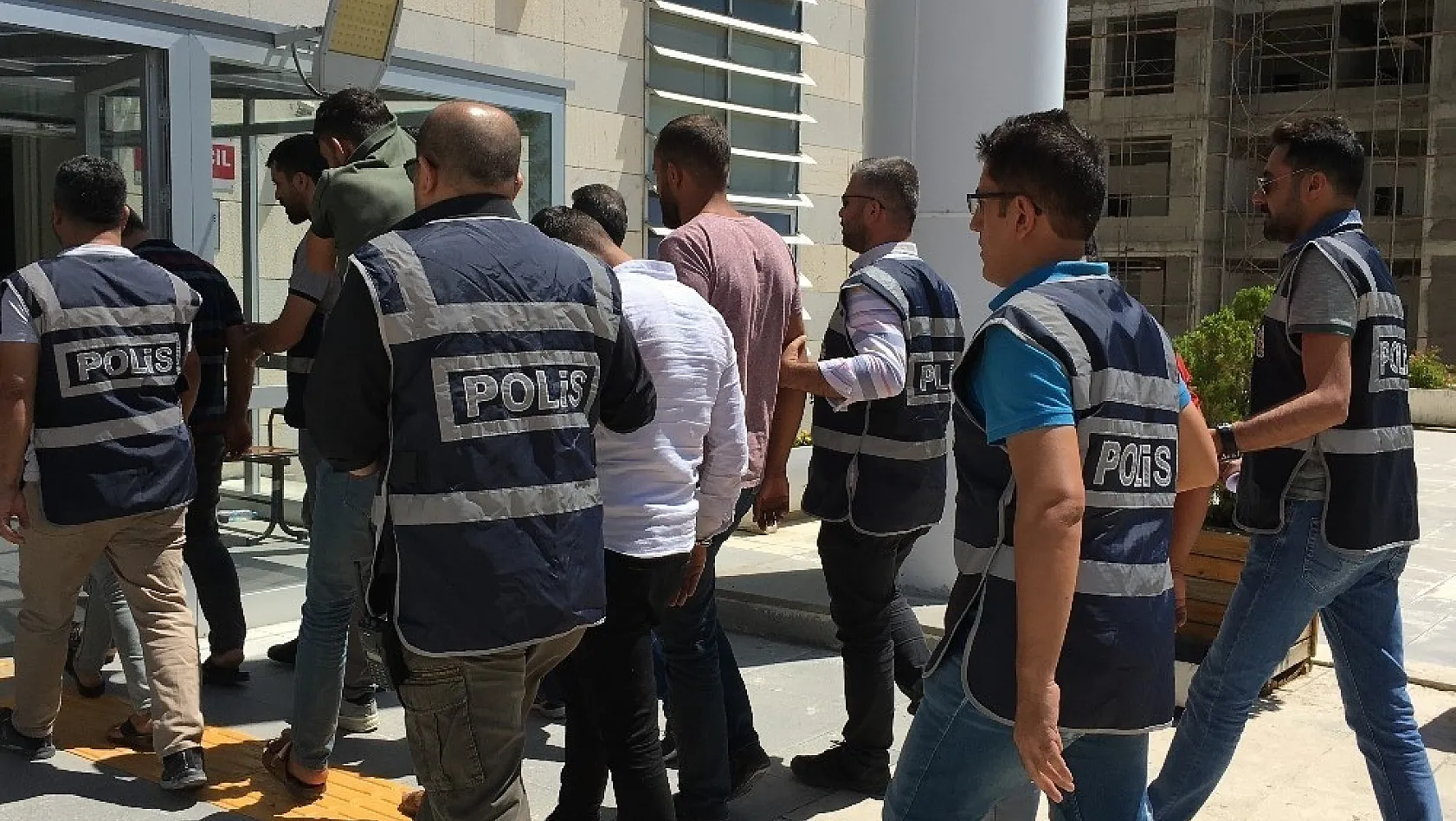 Elazığ'da 100 bin TL'lik  dolandırıcılığa: 2 tutuklama