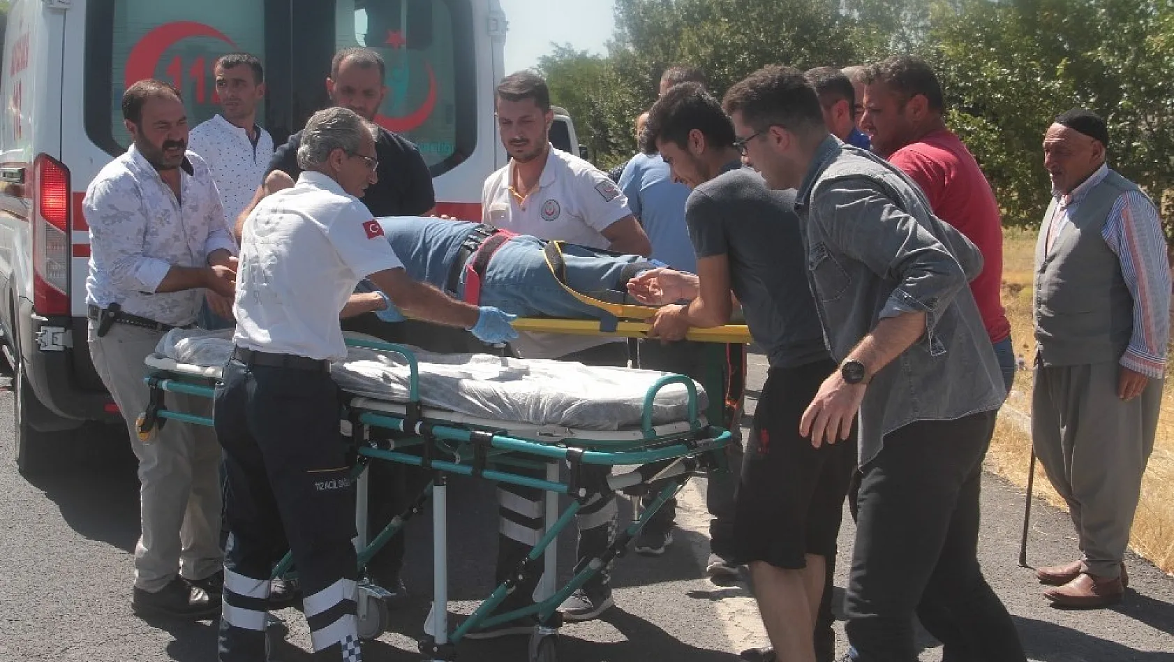 Elazığ'da iki otomobil çarpıştı: 5 yaralı 