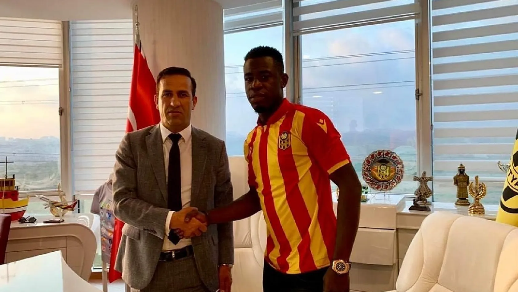 Yeni Malatyaspor, Afriyie Acquah ile 2+1 yıllık sözleşme imzaladı 