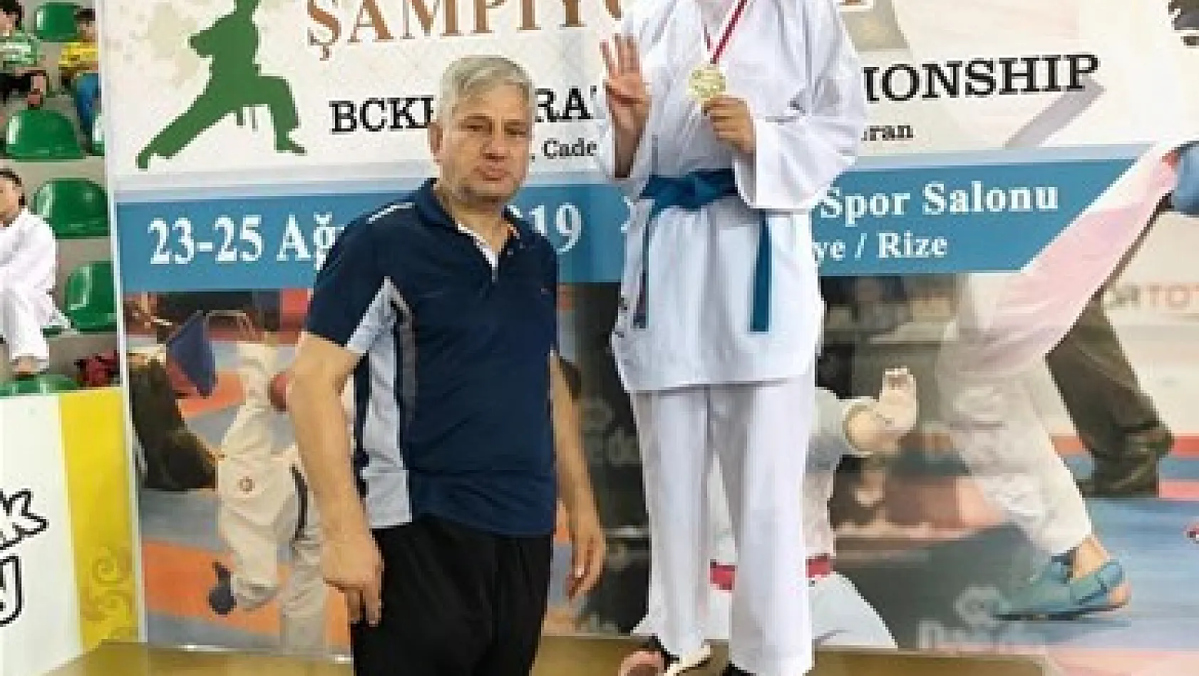 Uygur, Karadeniz ve Hazar Ülkeleri Uluslararası Karate Şampiyonasında birinci oldu 