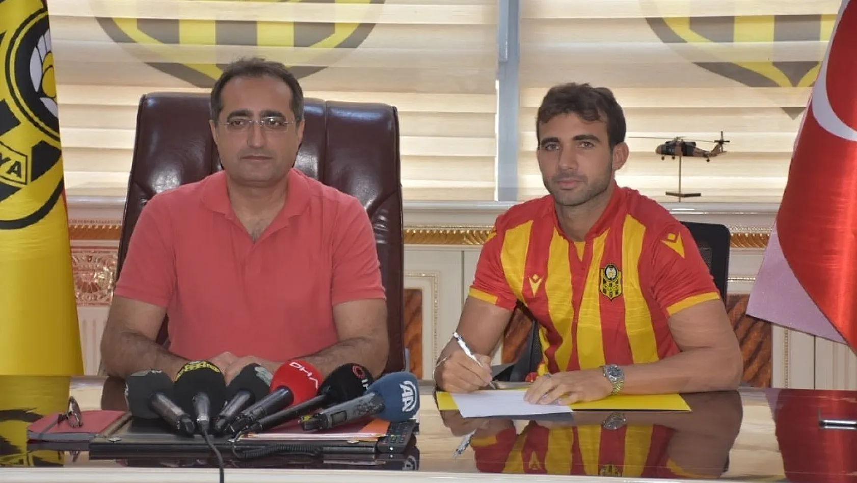 Yeni Malatyaspor, Sakıb Aytaç ile 2 yıllık sözleşme imzaladı 