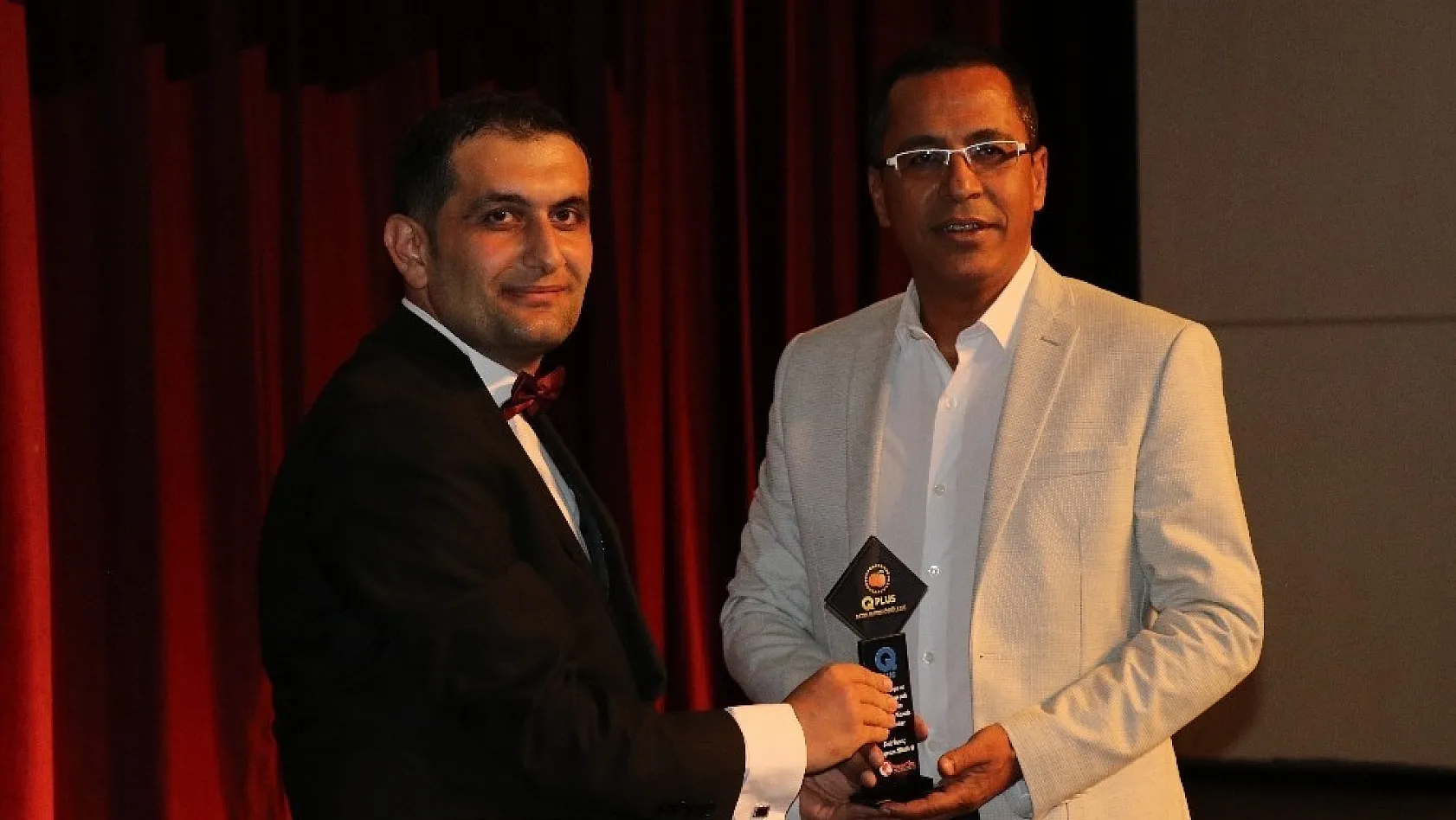 TGRT Haber ve Türkiye Gazetesine 'Altın Kayısı' ödülü 