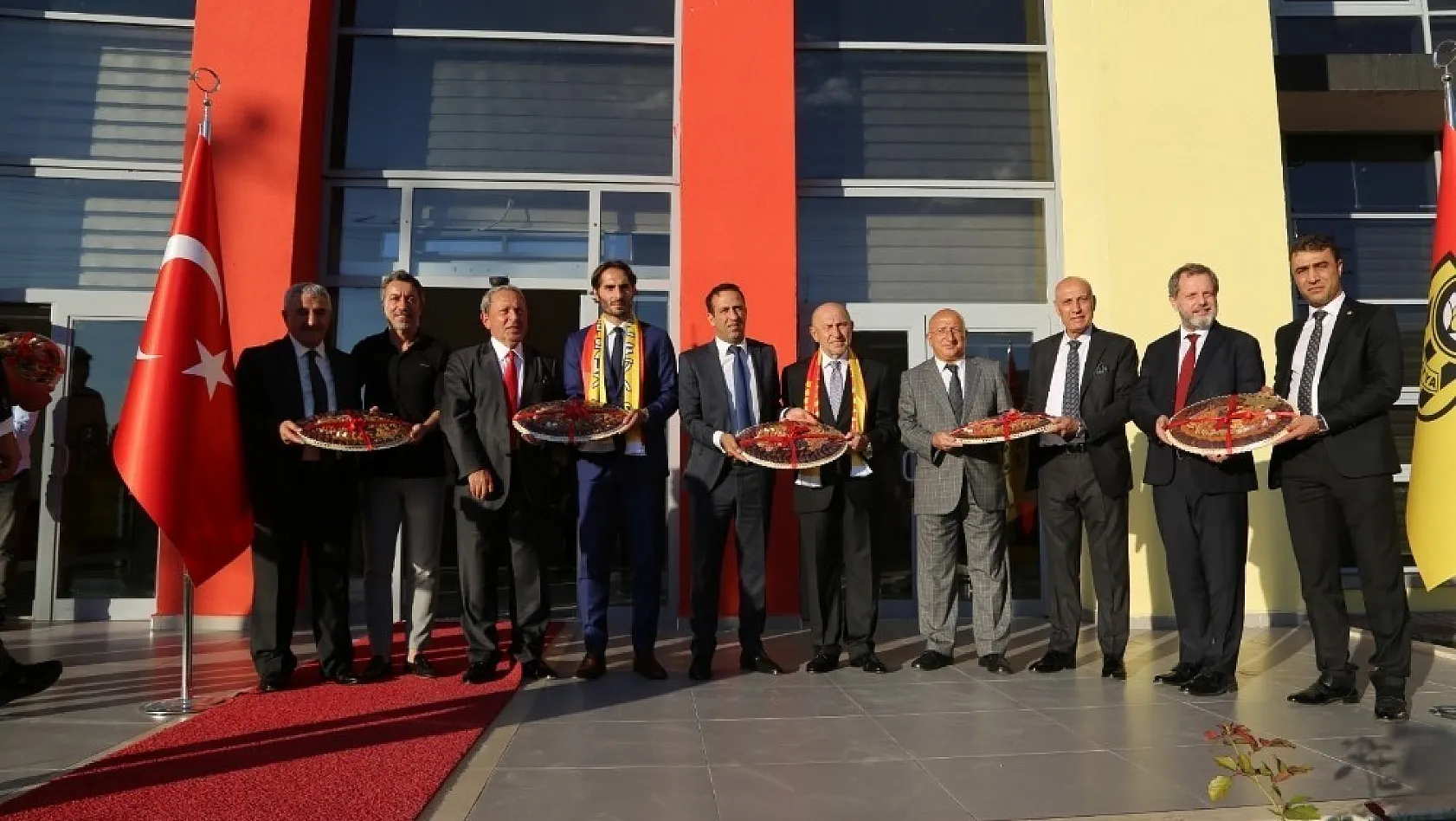 TFF Başkanı Özdemir'den Yeni Malatyaspor'da ziyaret 